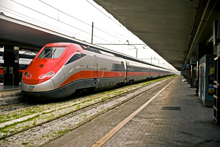 Cuando coger el tren cuesta menos que una habitación: recorre 1.600 kilómetros al día para trabajar. Foto: Bigstock Cuando coger el tren cuesta menos que una habitación: recorre 1.600 kilómetros al día para trabajar. Foto: Bigstock