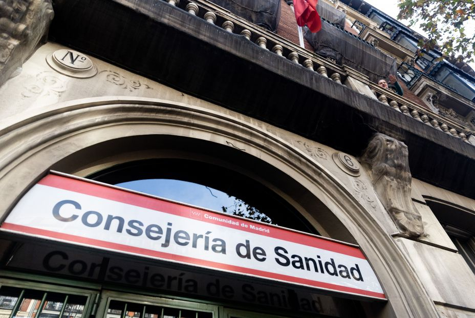 EuropaPress 4871712 sanitarios saluda balcon sede direccion general recursos humanos servicio EuropaPress 4871712 sanitarios saluda balcon sede direccion general recursos humanos servicio