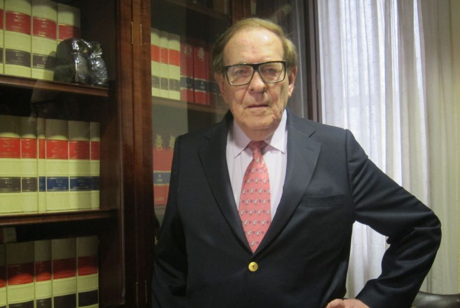 Ramón Tamames, dispuesto a encabezar la moción de censura de Vox: "Me duele España" Ramón Tamames, dispuesto a encabezar la moción de censura de Vox: "Me duele España"