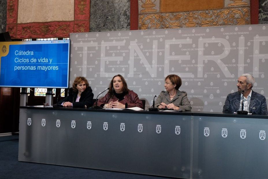 Crean una cátedra para profundizar en la realidad de las personas mayores de Tenerife. Foto: Europa Press