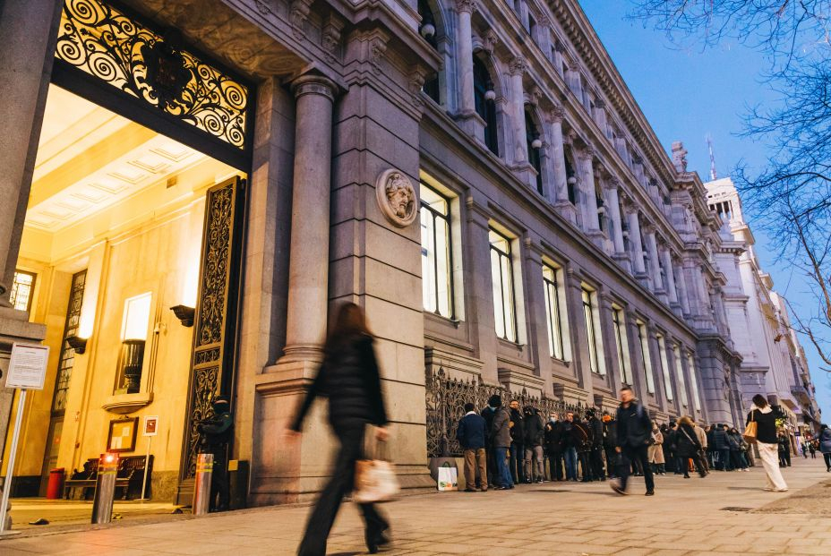 ¿Cuánto cuesta comprar Letras del Tesoro?. Foto: EuropaPress ¿Cuánto cuesta comprar Letras del Tesoro?. Foto: EuropaPress