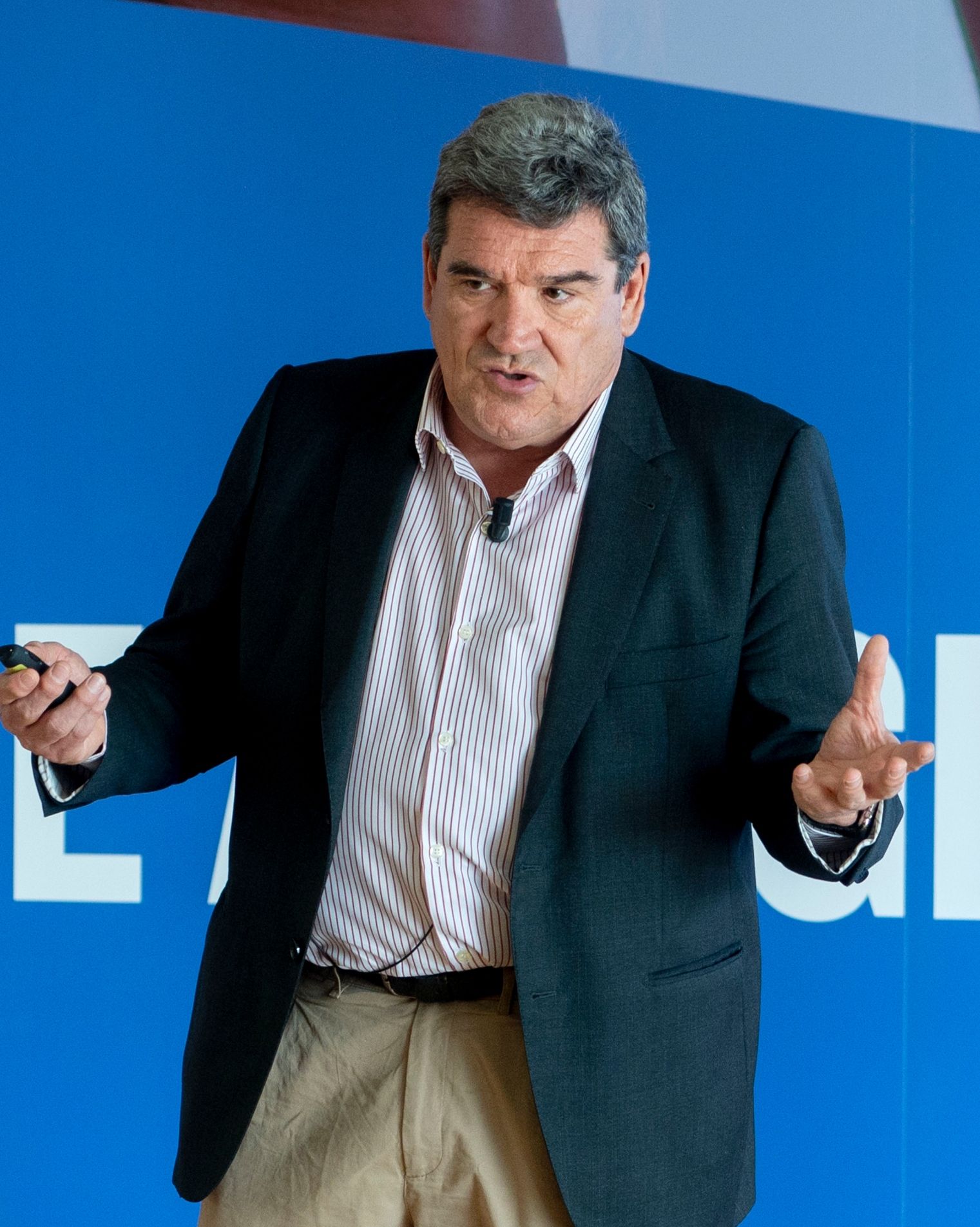 Escrivá adelanta las claves de la reforma de pensiones, que negocia a tres bandas