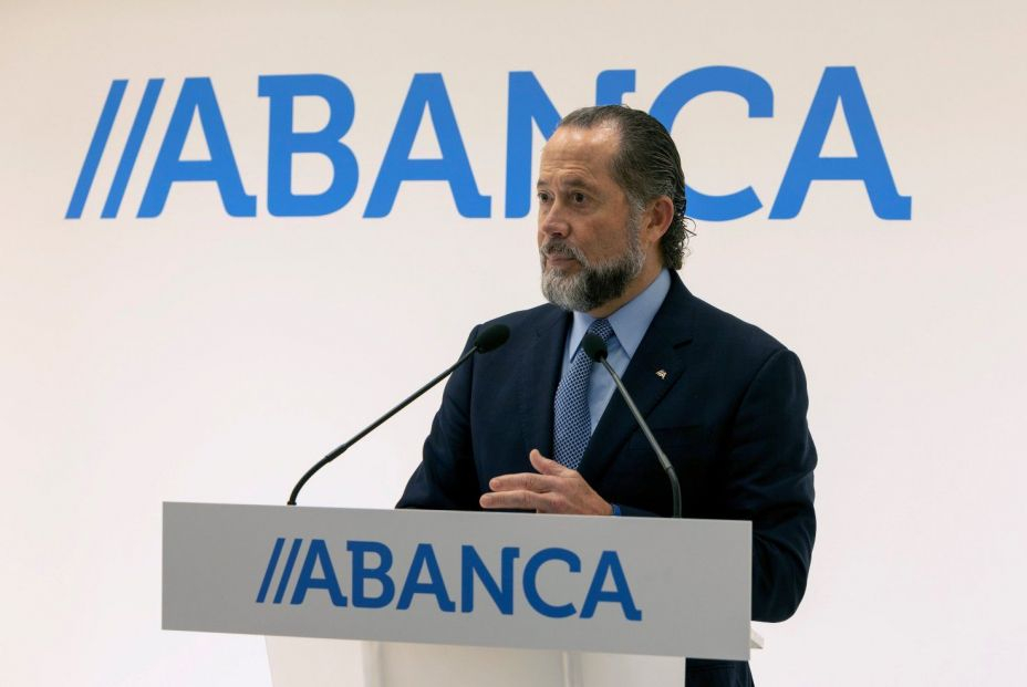 La letra pequeña de la Cuenta Clara de Abanca que regala 300 euros y deja fuera a muchos mayores La letra pequeña de la Cuenta Clara de Abanca que regala 300 euros y deja fuera a muchos mayores