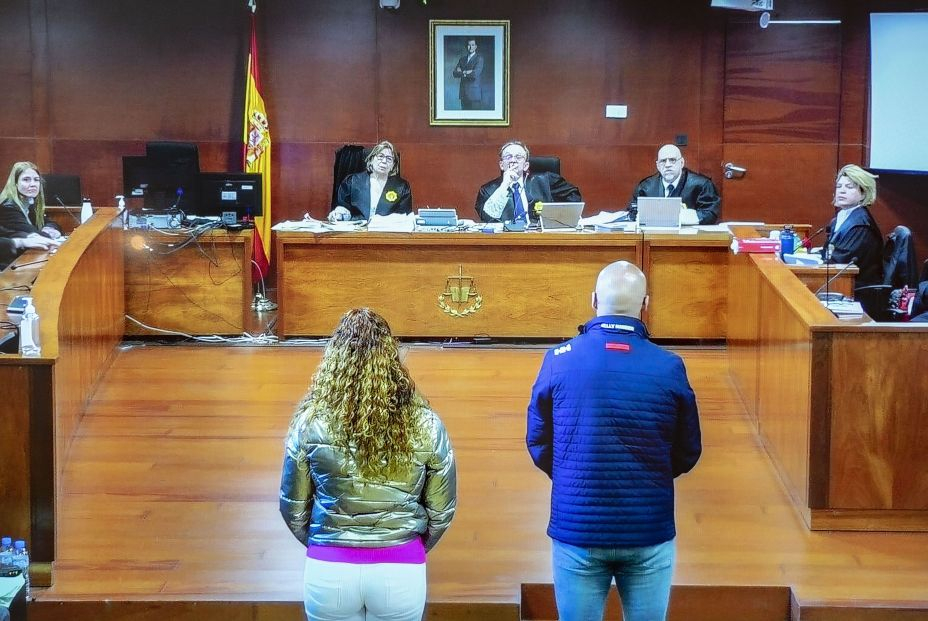 EuropaPress 5023036 acusados robo botellas atrio constantin dumitru priscila lara guevara EuropaPress 5023036 acusados robo botellas atrio constantin dumitru priscila lara guevara