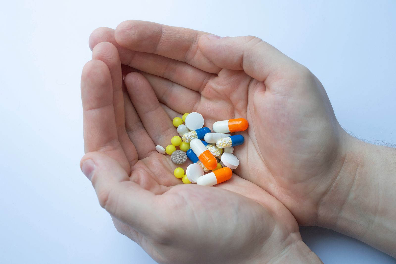 Los riesgos de banalizar el consumo de omeprazol, erróneamente conocido como protector de estómago