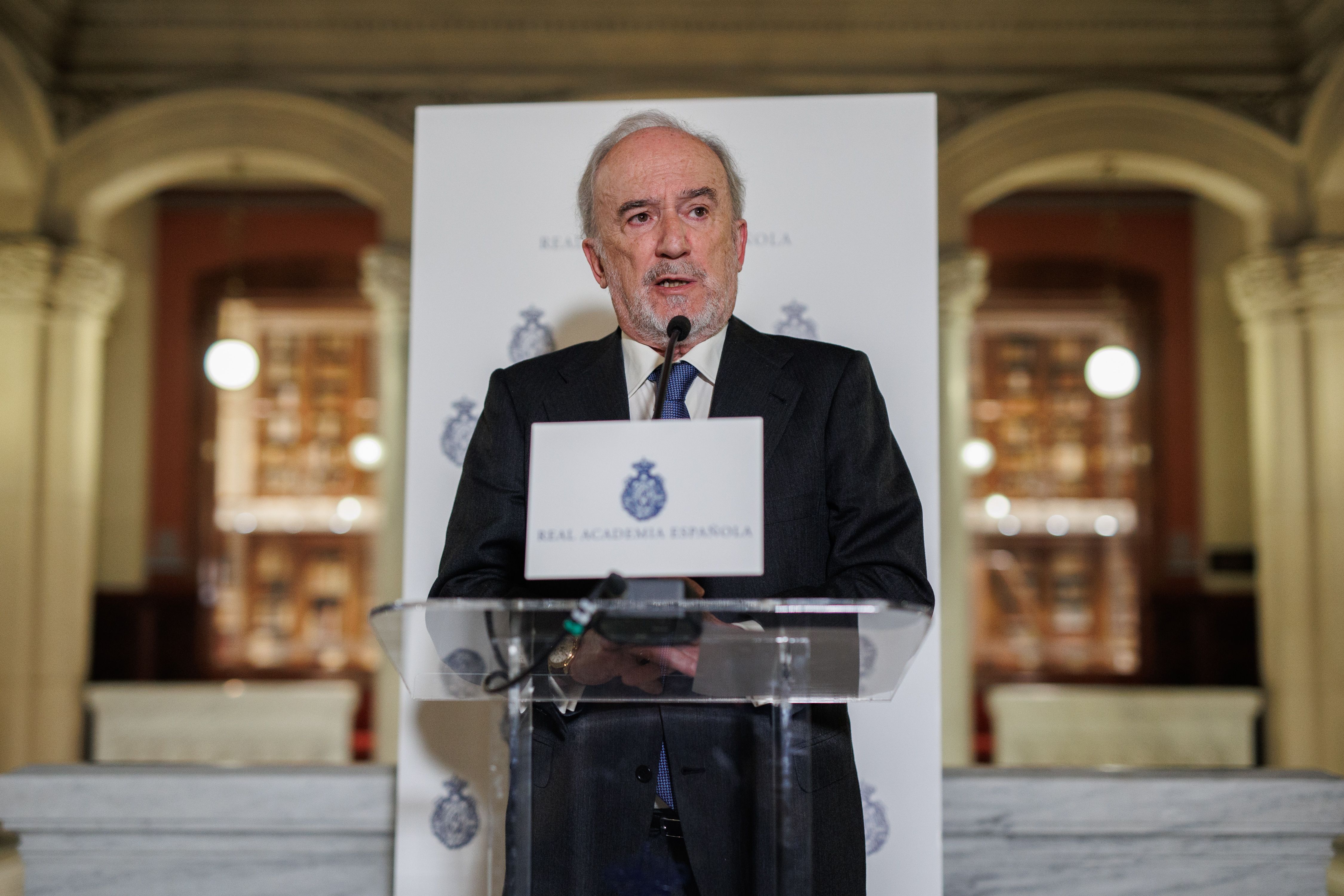 La RAE zanja la guerra de la tilde de 'sólo': se puede poner si hay riesgo de ambigüedad