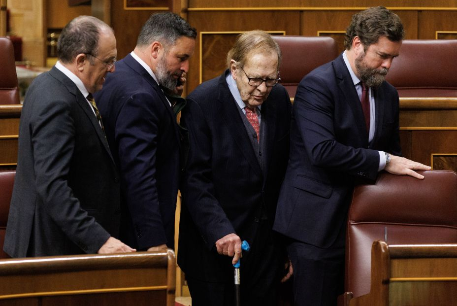 De Alfonso Guerra a Blas Piñar: las perlas de Tamames y Sánchez en la moción de censura De Alfonso Guerra a Blas Piñar: las perlas de Tamames y Sánchez en la moción de censura