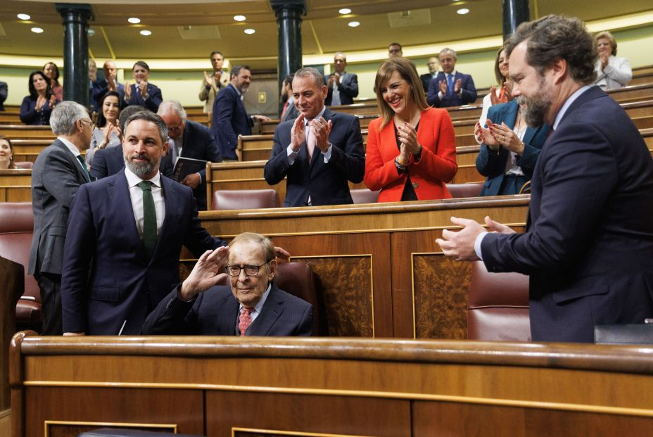 De Alfonso Guerra a Blas Piñar: las perlas de Tamames y Sánchez en la moción de censura De Alfonso Guerra a Blas Piñar: las perlas de Tamames y Sánchez en la moción de censura