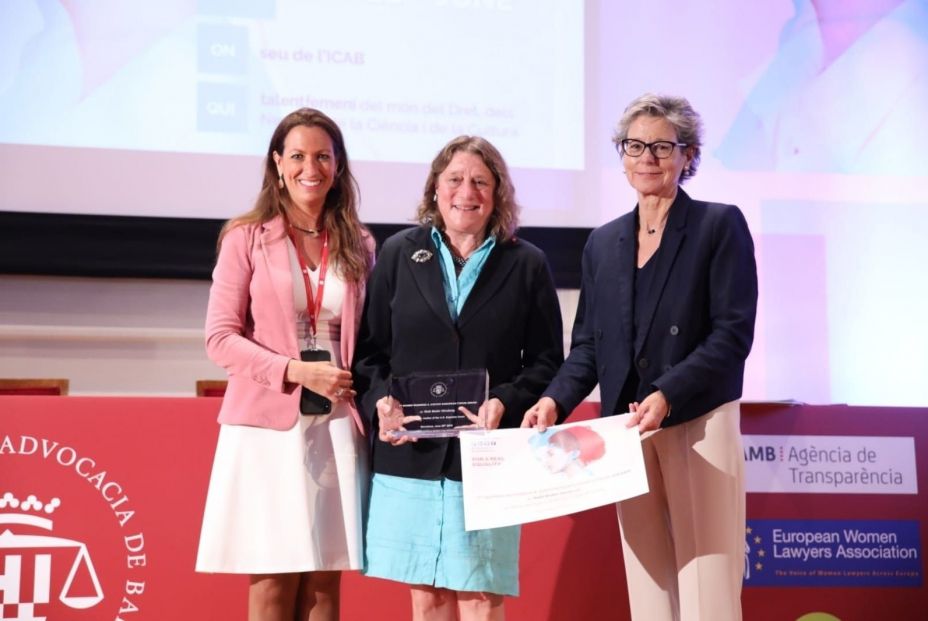 Jane C Ginsburg junto a Maria Eugènia Gay (Icab) y Anna Mercadé (50 50)