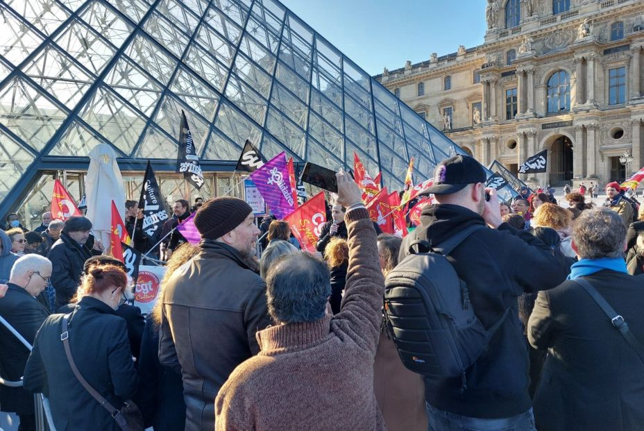 bloqueo louvre huelga pensiones bloqueo louvre huelga pensiones