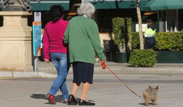 Extremadura presenta una guía para luchar contra el edadismo que sufren los mayores