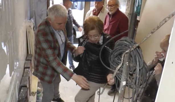 El 'timo del ascensor' que arruina a comunidades de vecinos