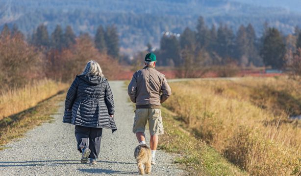 Estos son los pasos que debes andar al día si tienes más de 60 años: no son 10.000