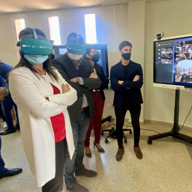 Centros de atención a mayores mejorarán los cuidados con el uso de la tecnología digital. Foto: Gobierno de Castilla-La Mancha Centros de atención a mayores mejorarán los cuidados con el uso de la tecnología digital. Foto: Gobierno de Castilla-La Mancha