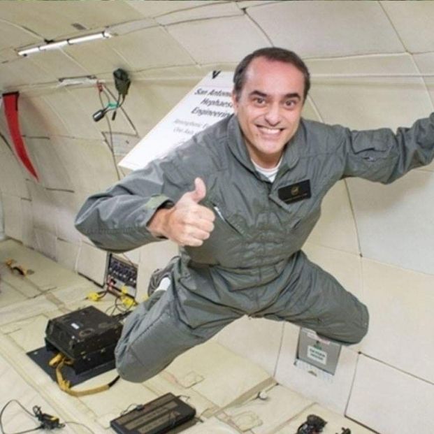 Eduardo García Llama