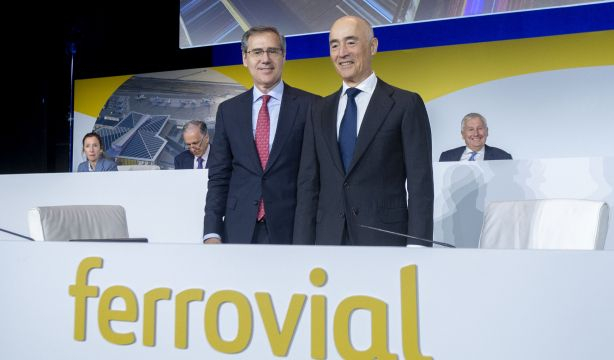Ferrovial desoye al Gobierno y aprueba su traslado a Países Bajos
