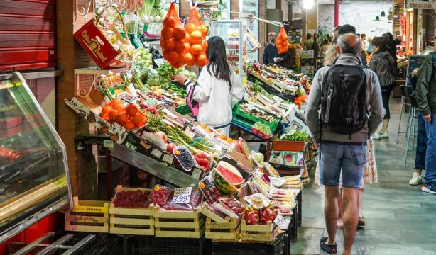 IPC: los alimentos siguen disparados, 16,5% más caros, aunque la inflación baja al 3,3% en marzo