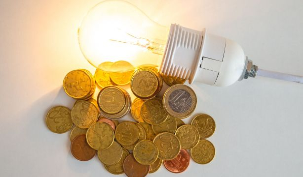 Por qué la factura de la luz nunca será gratis aunque el precio baje a 0 euros