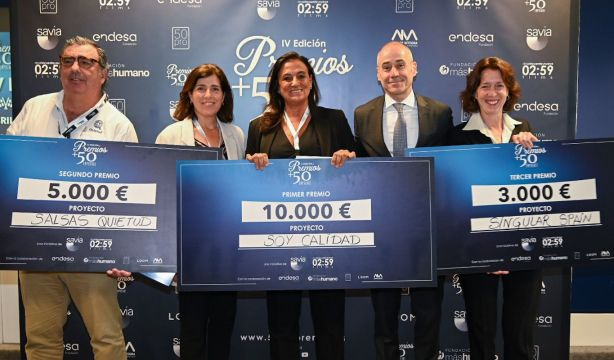 Un proyecto de digitalización, una salsa picante y viajes por España ganan los Premios +50 Emprende