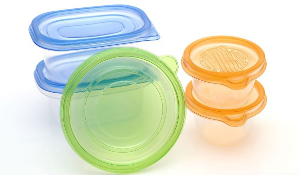 Los mejores trucos para limpiar los táperes