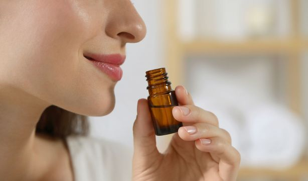 La técnica para recuperar el olfato en casos de Covid persistente