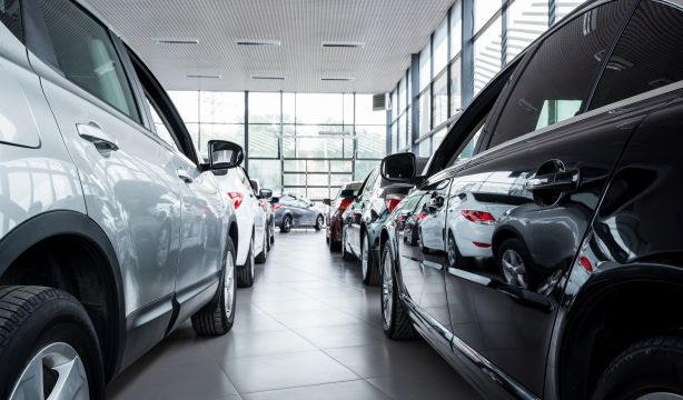 BMW, Toyota o Renault entre los diez fabricantes de coches denunciados por pactar inflar sus precios