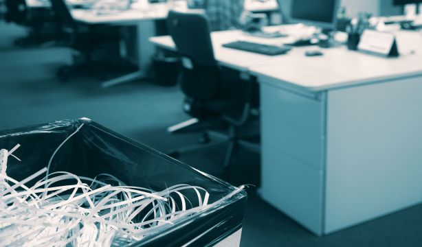 Currículums de séniors directos a la papelera: el experimento que destapa el edadismo laboral