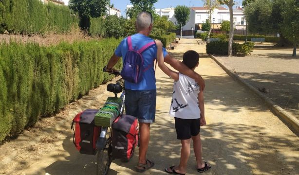 Más de 3.600 km en bicicleta para recaudar fondos para investigar la diabetes de su nieto. Foto: Europa Press