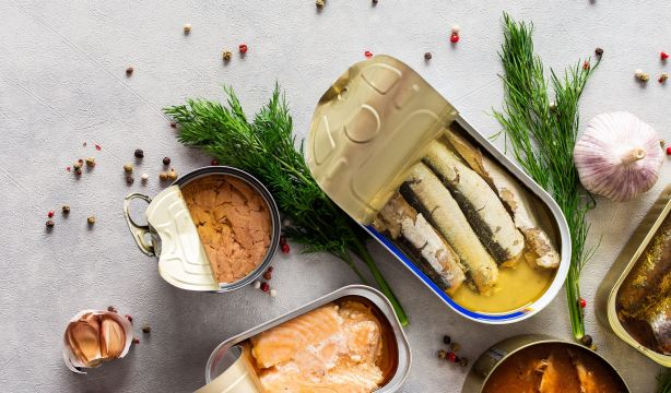 Descubren la relación entre el pescado en conserva y el cáncer de colon