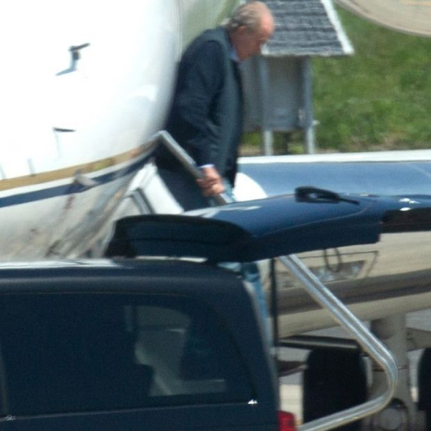 El Rey Juan Carlos llega a Sanxenxo en su segundo viaje a España desde que se marchó a Abu Dabi