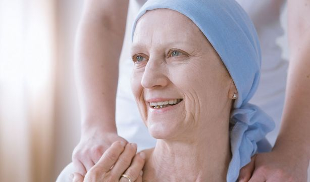 Quimioterapia para el cáncer de mama: ¿siempre se cae el pelo? ¿Cuáles son los efectos secundarios?