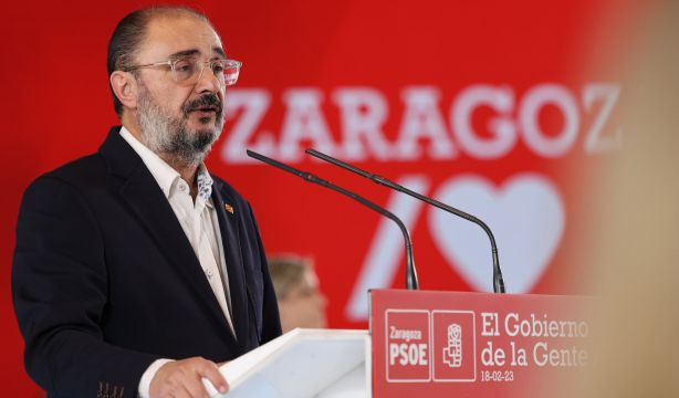 Lambán promete crear la primera Consejería de Soledad de España si repite en Aragón