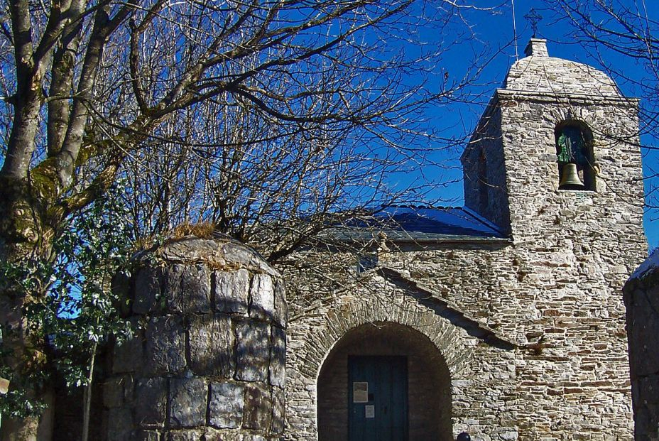 Iglesia de Santa María la Real de Cebreiro. Wikipedia Iglesia de Santa María la Real de Cebreiro. Wikipedia