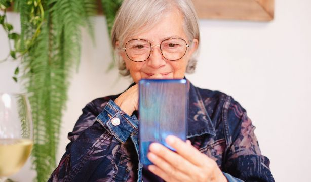 Conoce a ‘Cati’, la nueva ‘Alexa’ pensada para personas mayores