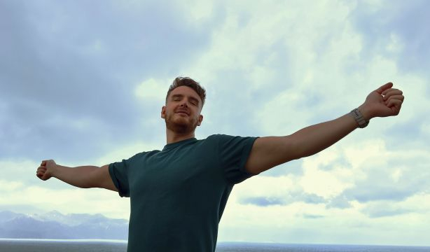 El perfil del español más feliz: hombre, menor de 29, con estudios y dinero