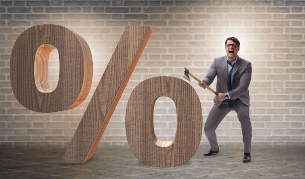 Hundimiento en fondos de pensiones: el ahorro cae al menor nivel desde 2018 por el 'hachazo' fiscal