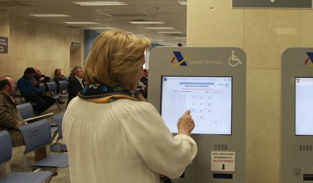 ¿Cómo se tramita la declaración de la renta de una persona que ha fallecido?