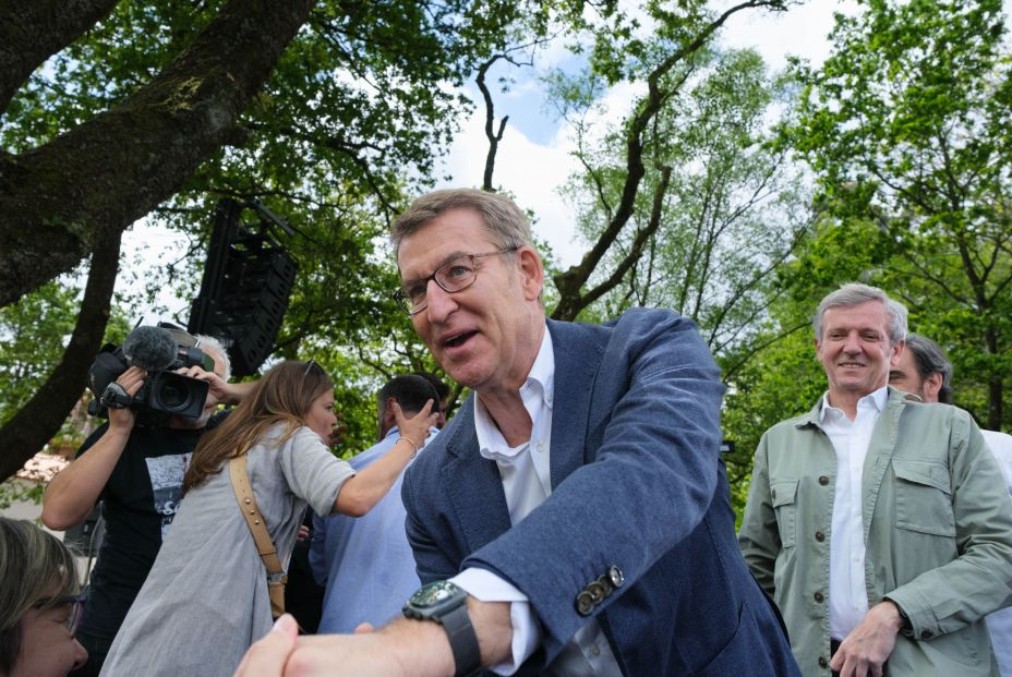 La estrategia de Feijóo para el 28-M: foco en el bolsillo, en la vivienda y en el 'sí es sí' La estrategia de Feijóo para el 28-M: foco en el bolsillo, en la vivienda y en el 'sí es sí'