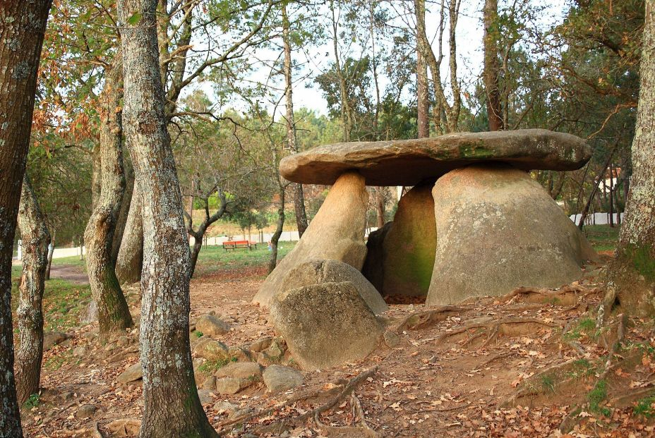 Dolmen de Axeitos Wikipedia Dolmen de Axeitos Wikipedia