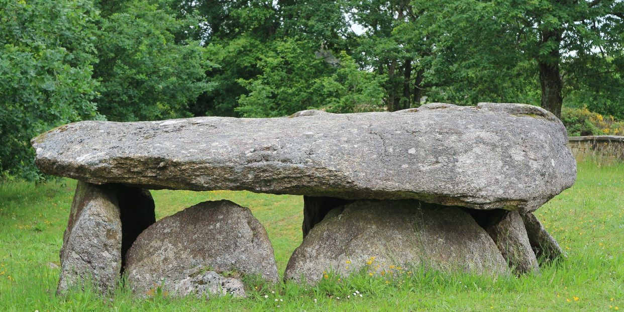 Wikipedia Tordoia Cabaleiros Dolmen de Cabaleiros 14 Wikipedia Tordoia Cabaleiros Dolmen de Cabaleiros 14