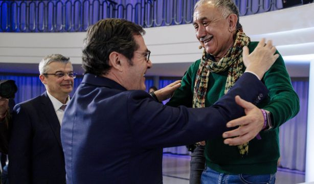 Acuerdo entre la patronal y sindicatos para subir los salarios un 4% en 2023