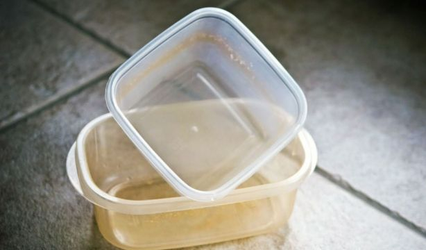 Los mejores trucos para limpiar los táperes