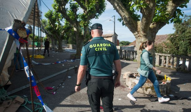  Atropello múltiple en una verbena de Vilanova de Arousa: un menor grave y 18 heridos