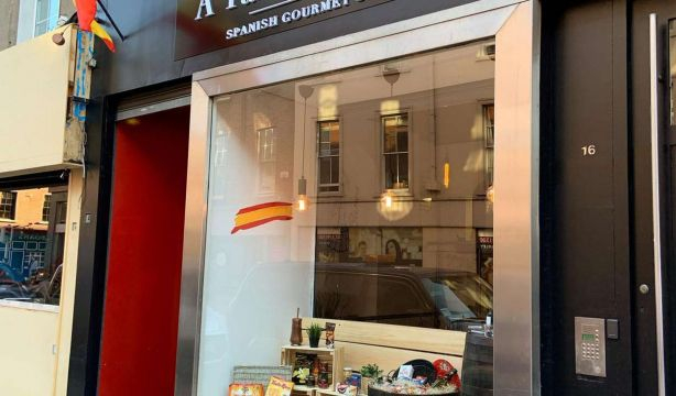 Los disparatados precios de los productos españoles en un supermercado de Irlanda. Foto Twitter