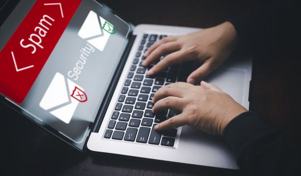 Nueva estafa que suplanta a FedEx para robarte dinero