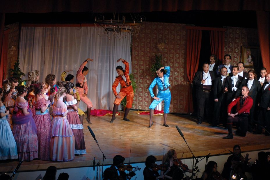 El Fernán Gómez revisiona la ópera y el cabaret castizo con el ciclo de música 'Frívolo y Chico'