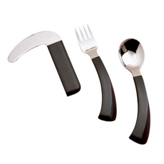 Cubiertos curvos para diestros