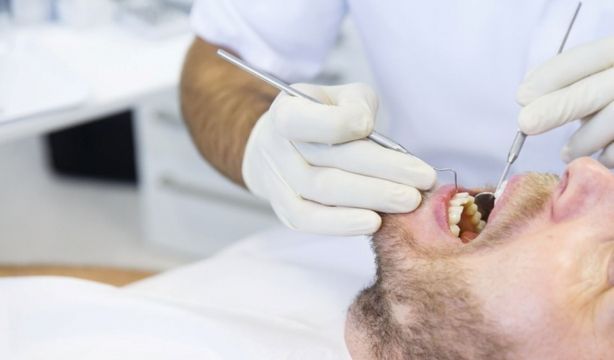 La periodontitis puede doblar el riesgo de padecer alzhéimer y triplicar el de sufrir un ictus