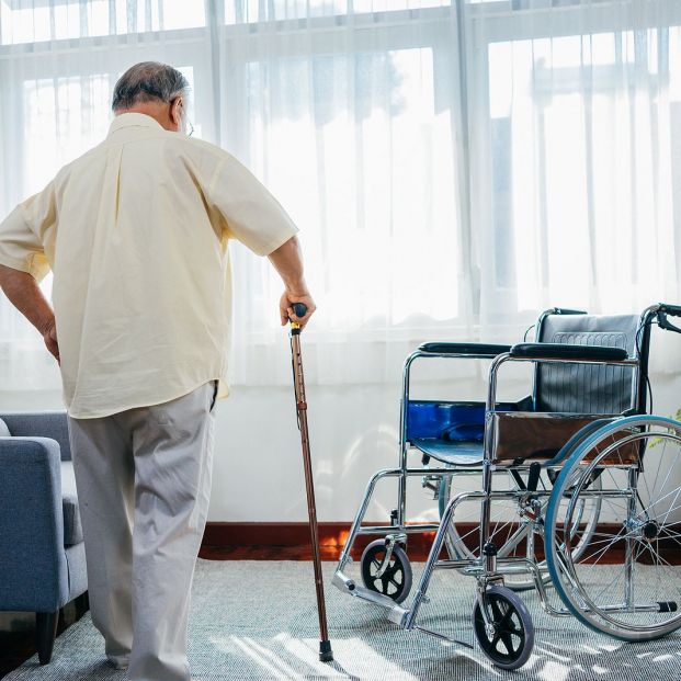 Claves para prevenir caídas cuando tienes más de 65 años Claves para prevenir caídas cuando tienes más de 65 años