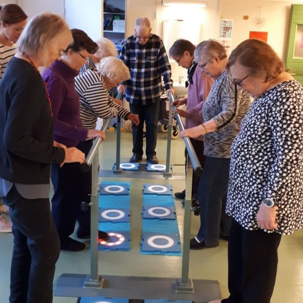 Moto Tiles, el juego de baldosas interactivas con “efectos asombrosos” en rehabilitación de mayores Moto Tiles, el juego de baldosas interactivas con “efectos asombrosos” en rehabilitación de mayores